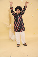 Boys Printed Pure Cotton Straight Kurta with Pyjamas